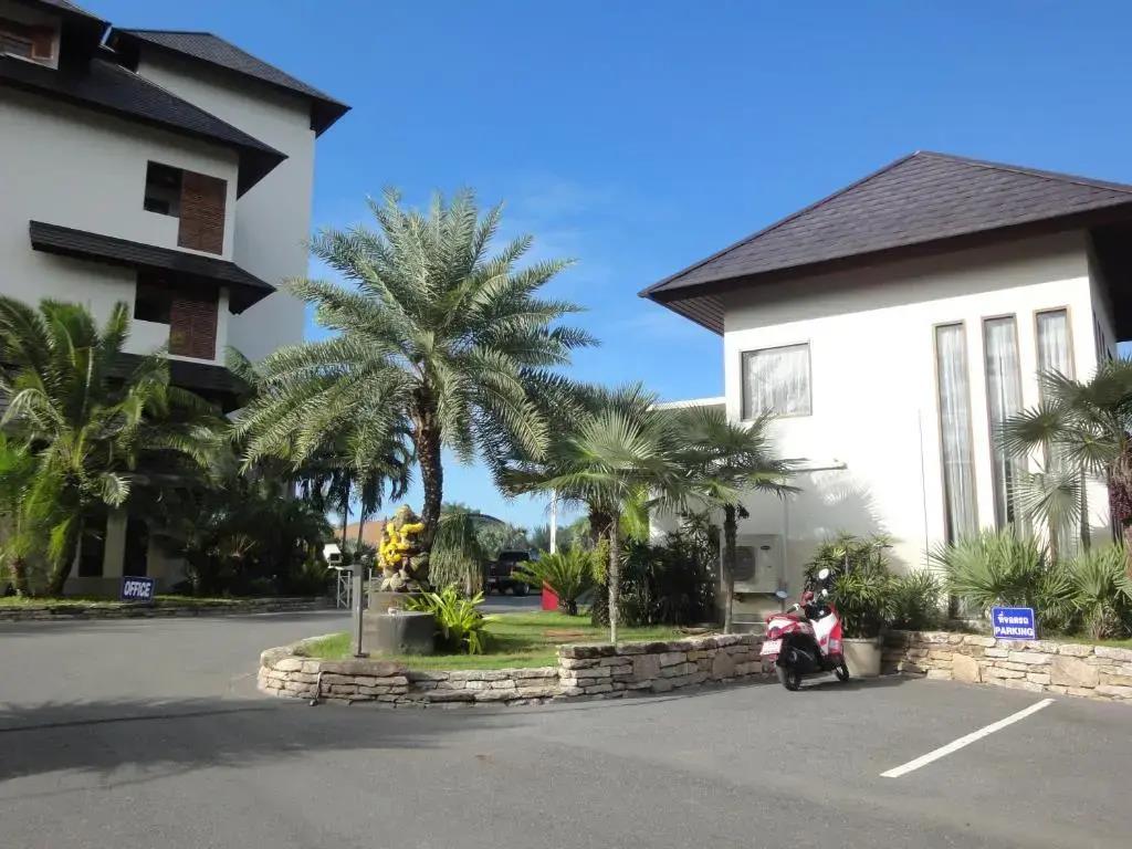 Royal Place Banchang 3*