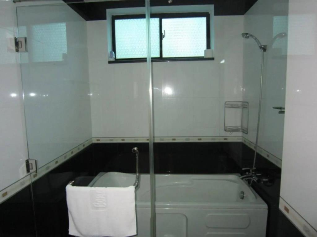 Bondi Hotel 2*