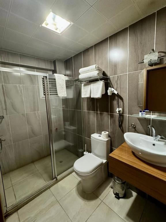 Lucid Otel 0*
