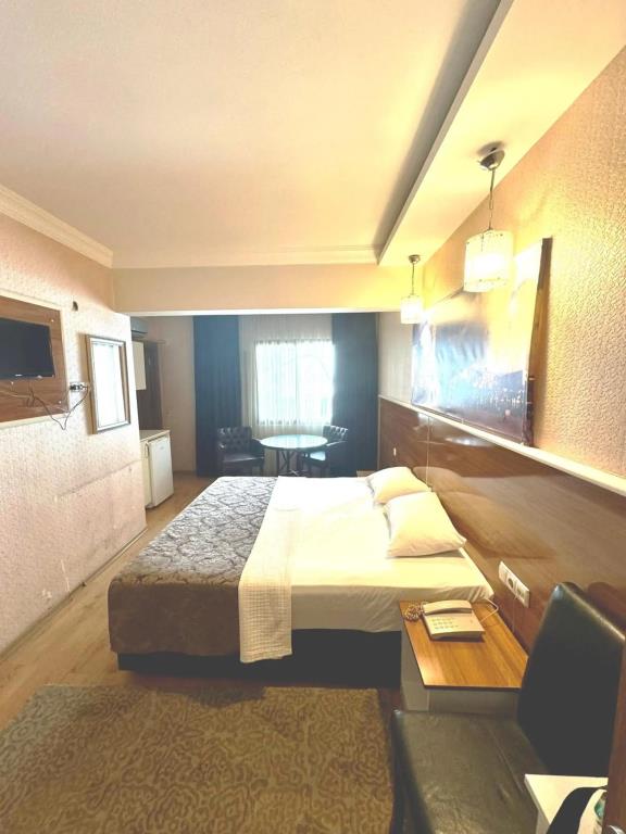 Lucid Otel 0*