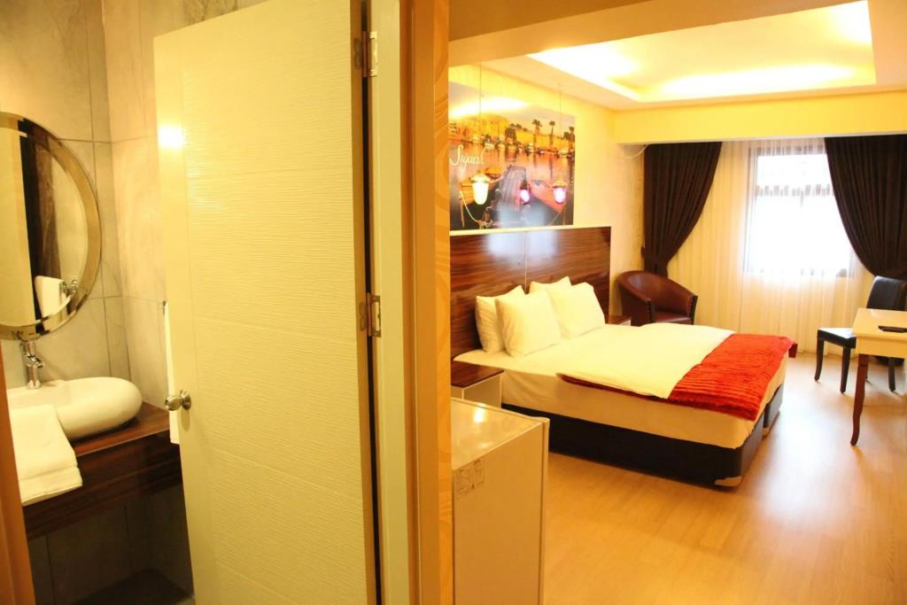 Lucid Otel 0*