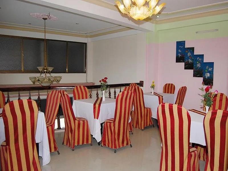 Nhat Tan Hotel 1*