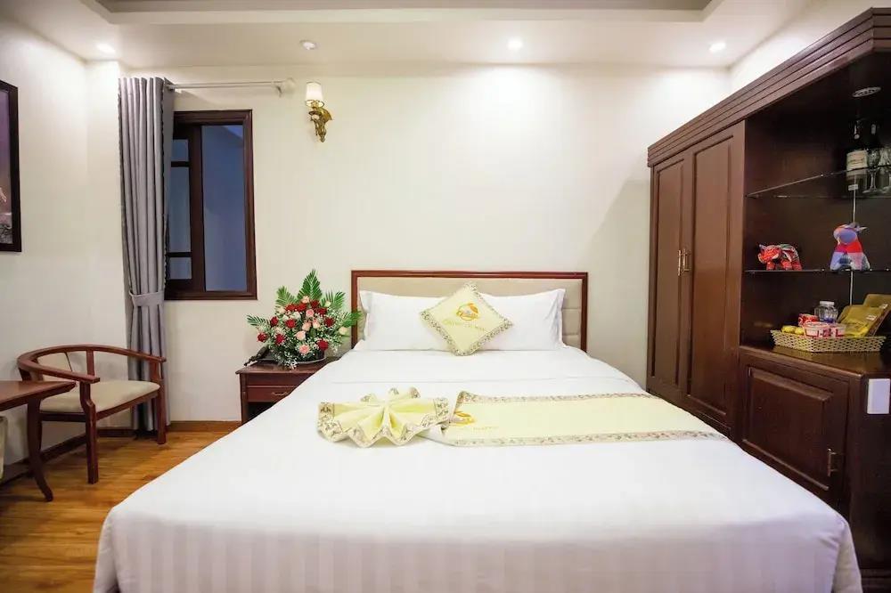 Nhat Tan Hotel 1*