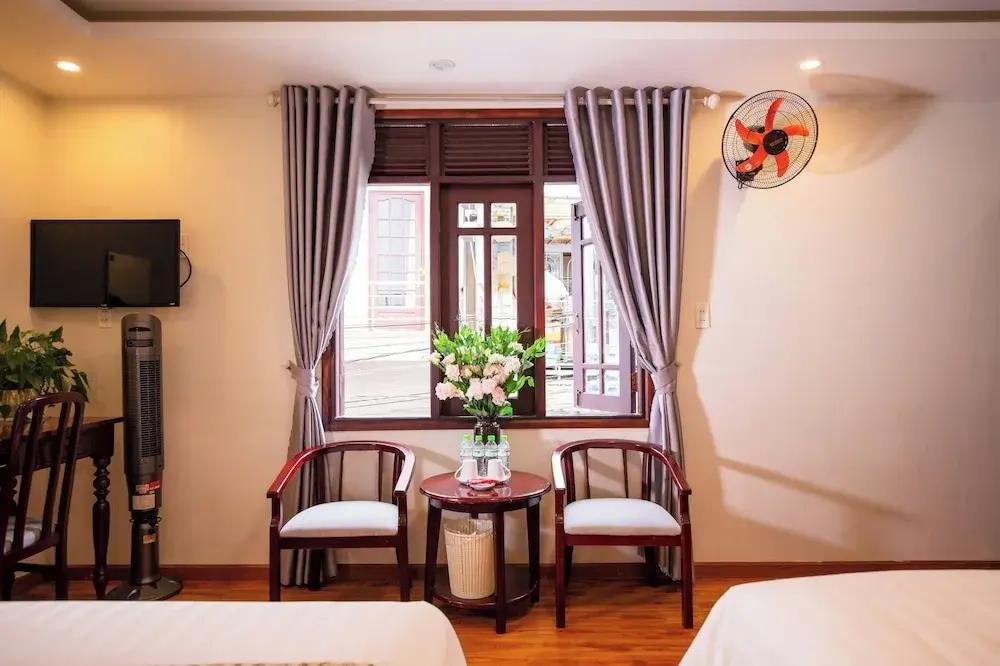 Nhat Tan Hotel 1*