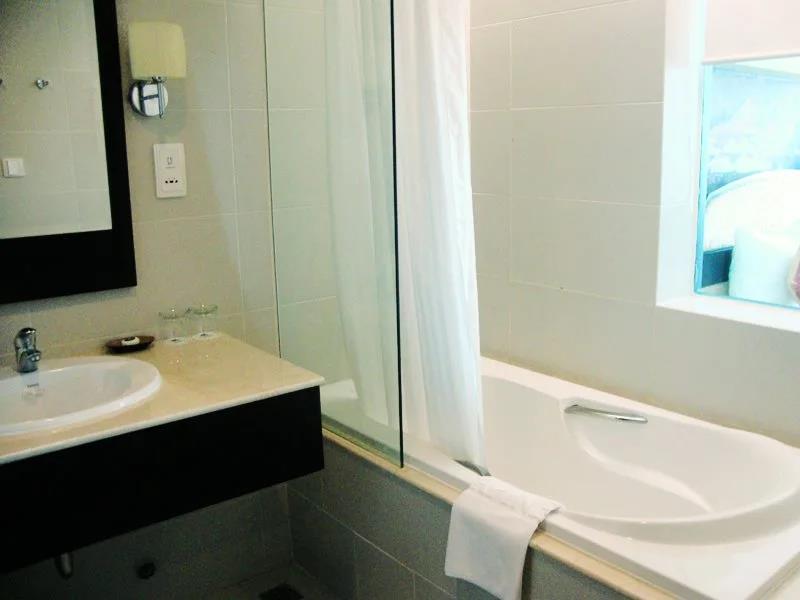 Nhat Tan Hotel 1*