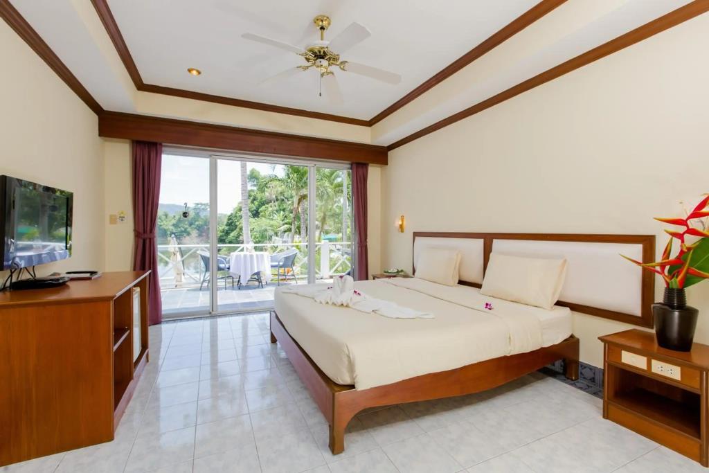 Serenity Lakeside Resort 3*