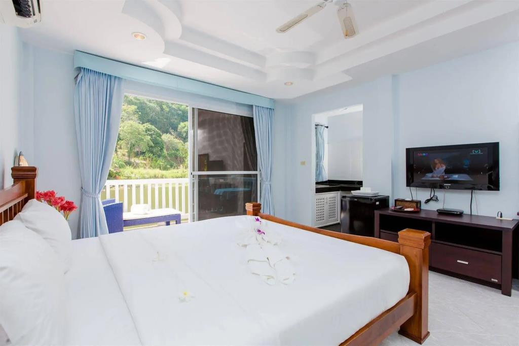 Serenity Lakeside Resort 3*