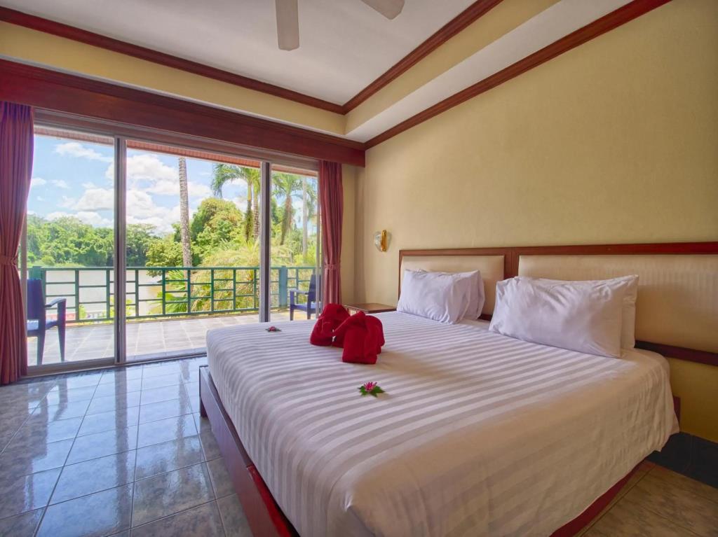Serenity Lakeside Resort 3*