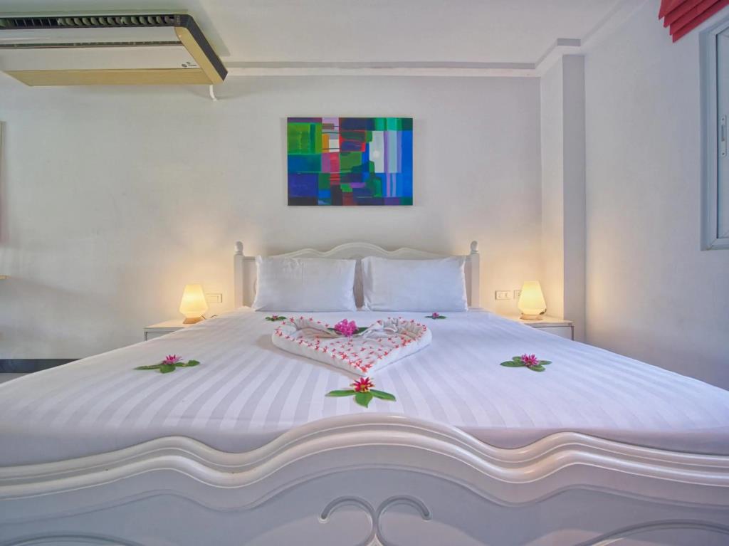 Serenity Lakeside Resort 3*