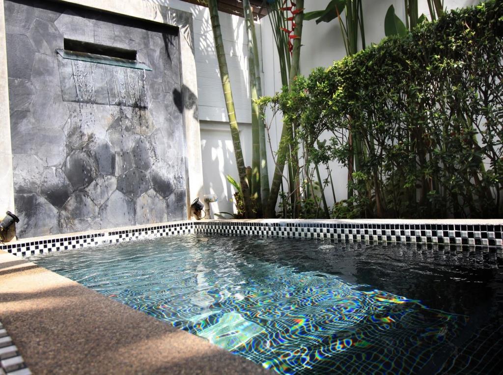 Coconut Grove Boutique Hotel 3*