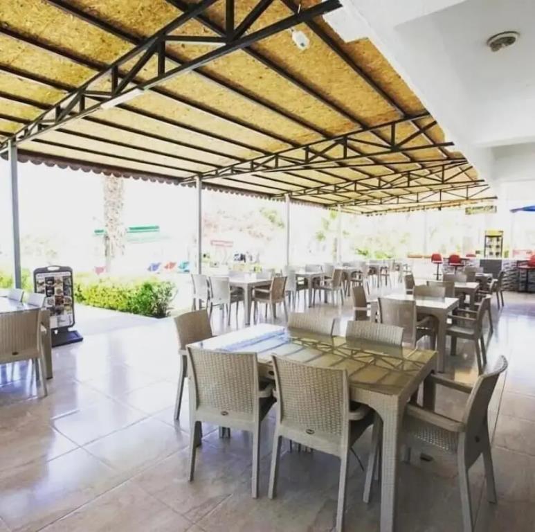 Holiday Otel 0*