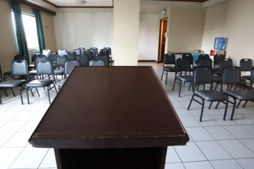 OYO 210 Apple Tree Suites 3*