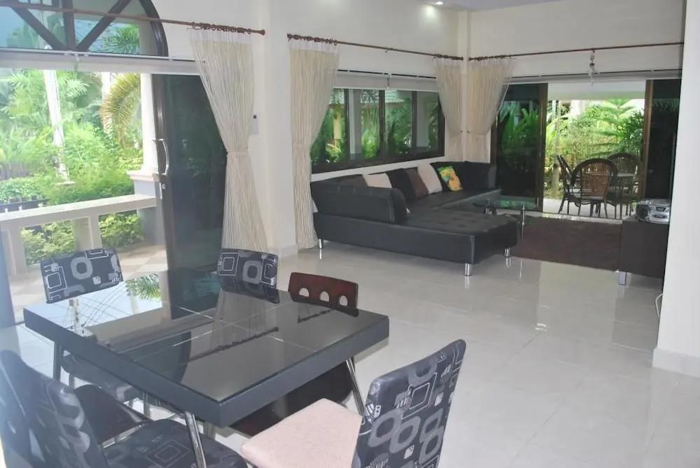 Baan Dusit 0*