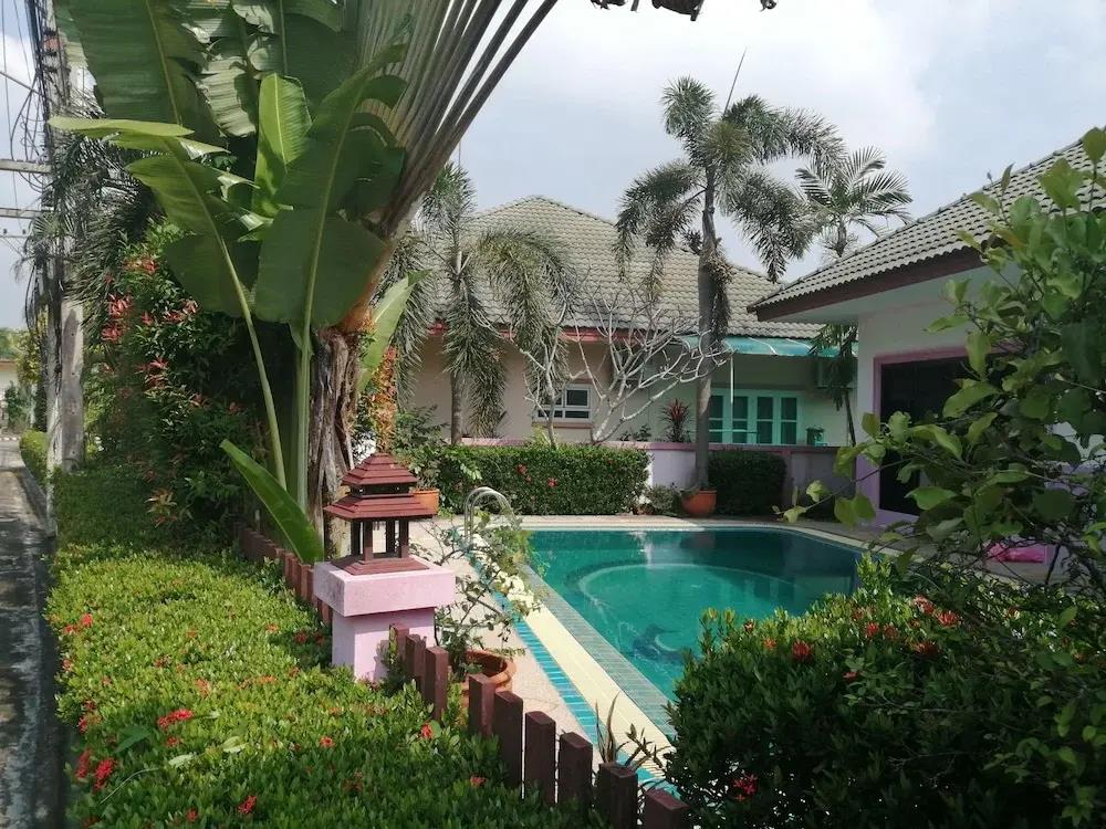 Baan Dusit 0*
