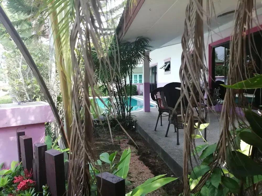 Baan Dusit 0*