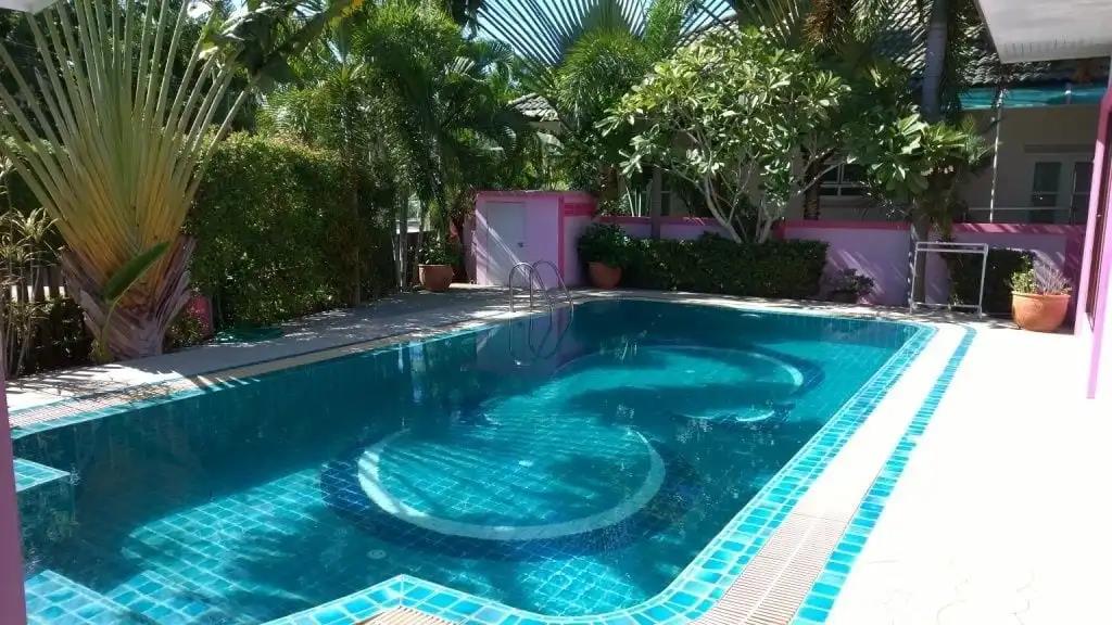 Baan Dusit 0*
