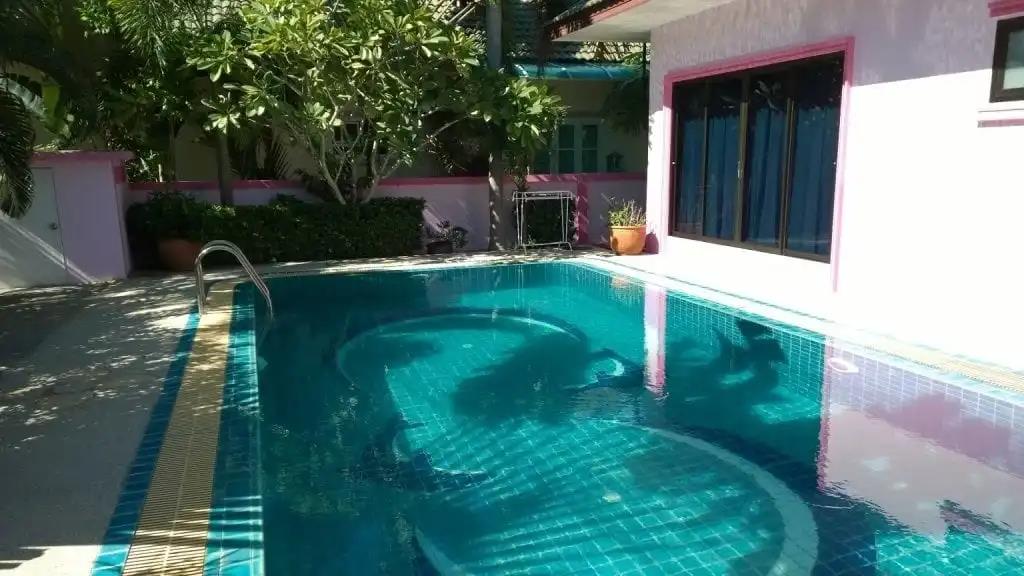Baan Dusit 0*