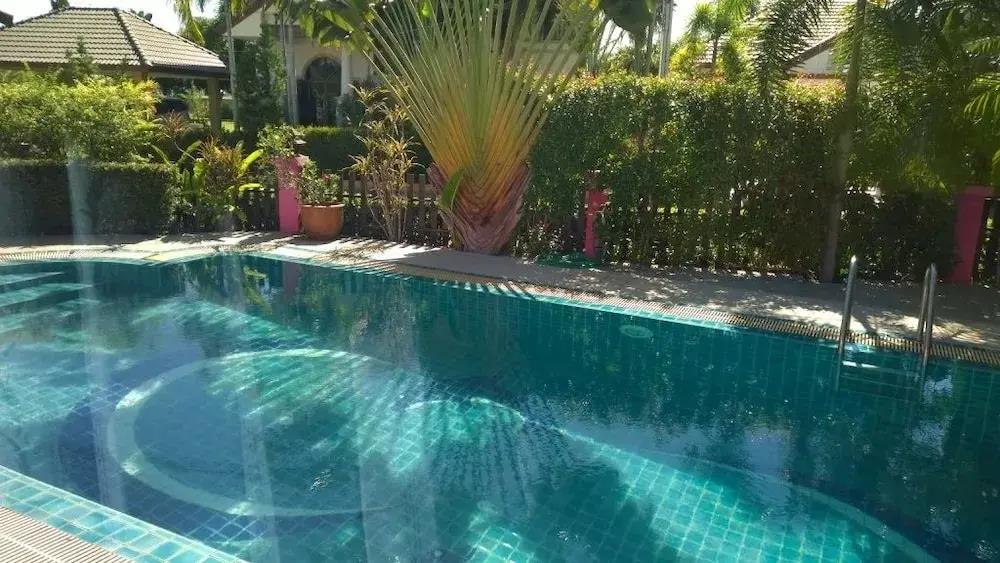 Baan Dusit 0*