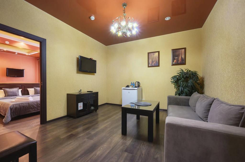 SQ Kirovski Hotel 0*