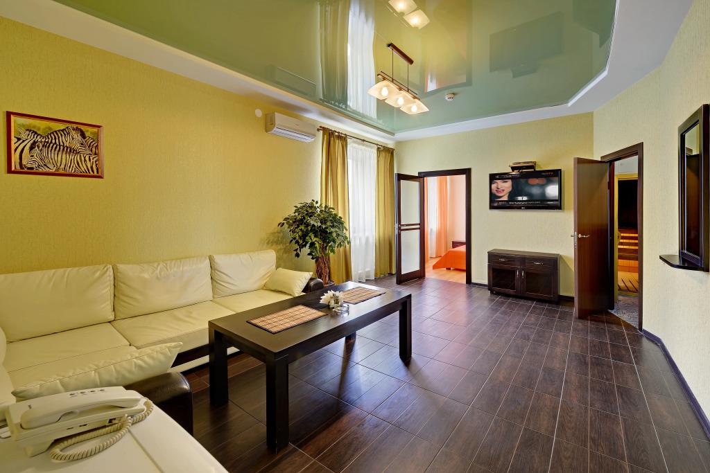 SQ Kirovski Hotel 0*