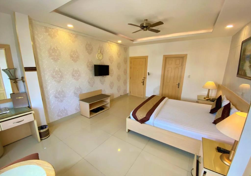 Tulip Hotel 2 2*
