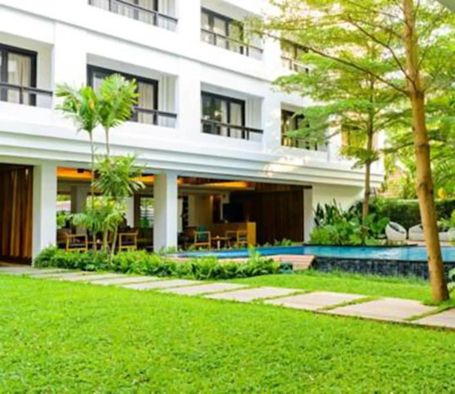 UMA Residence 3*