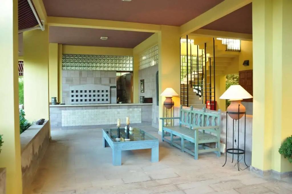 Palm Court Suites 0*