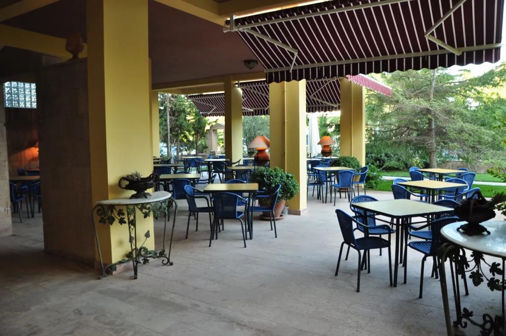 Palm Court Suites 0*