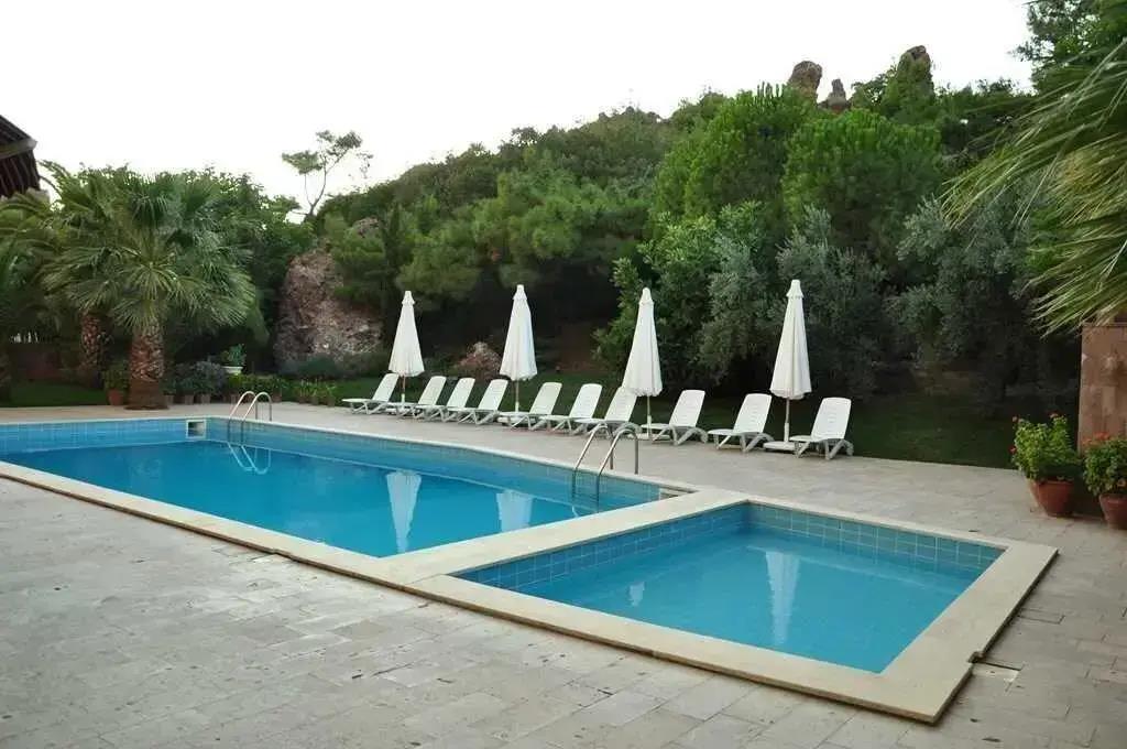 Palm Court Suites 0*