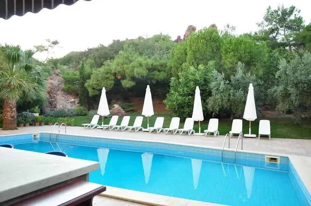 Palm Court Suites 0*