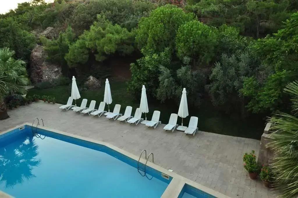 Palm Court Suites 0*