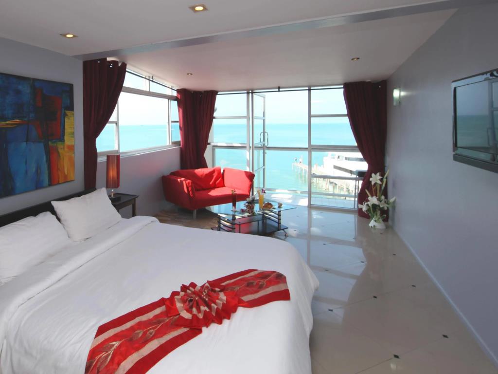 Enjoy Beach Hotel 3*