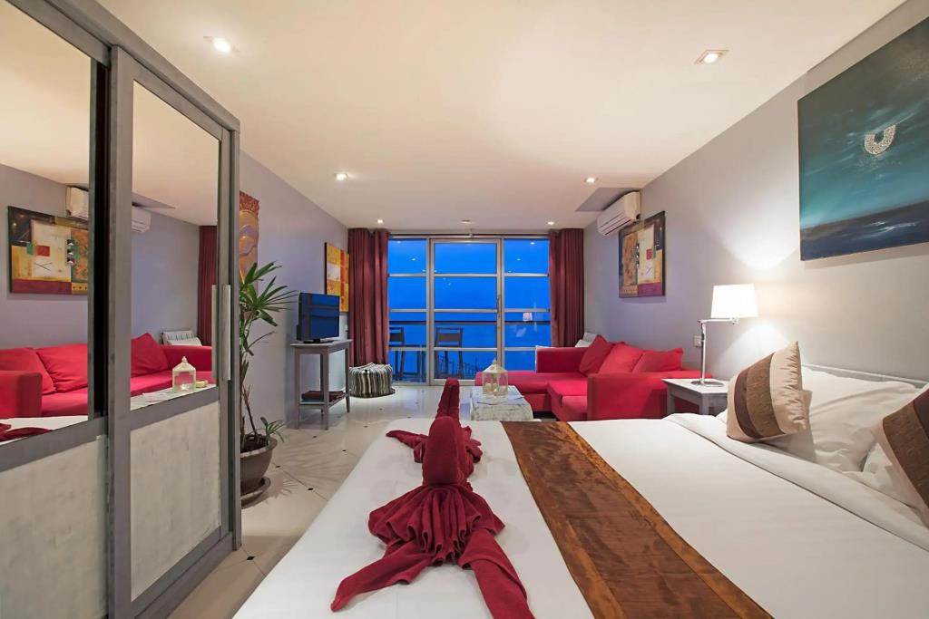 Enjoy Beach Hotel 3*