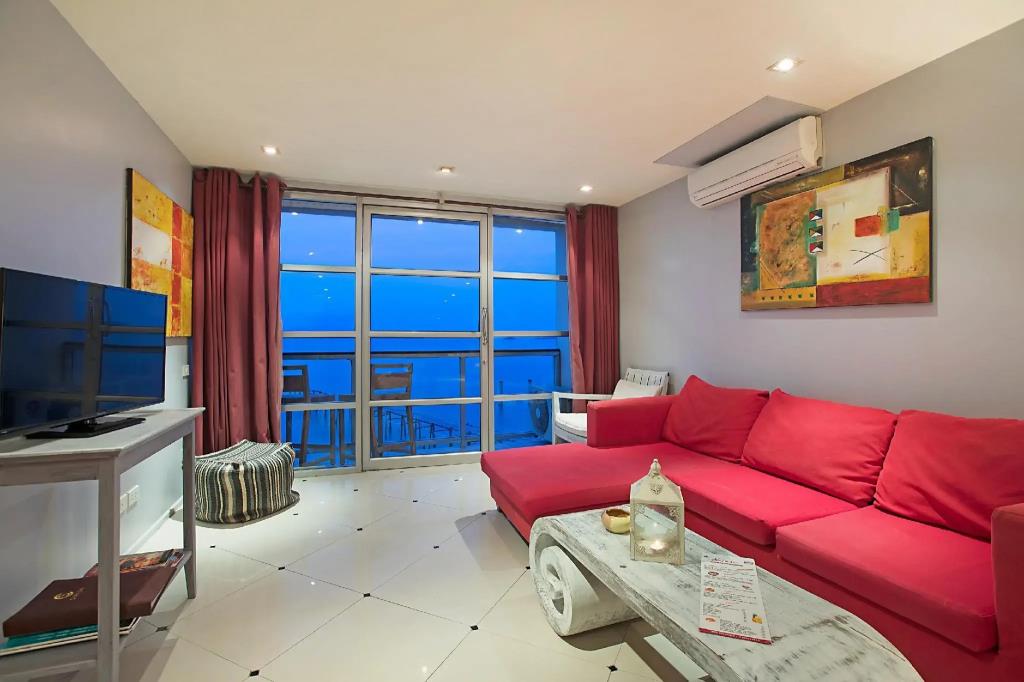 Enjoy Beach Hotel 3*