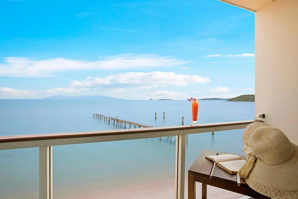 Enjoy Beach Hotel 3*