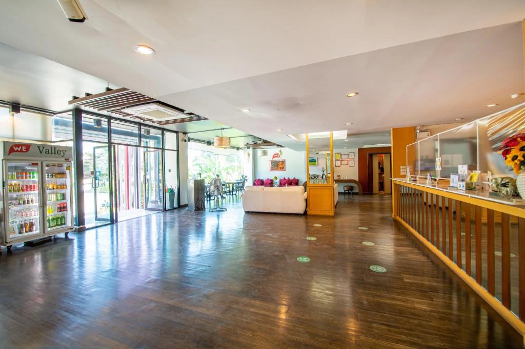 WE Valley Hotel 3*