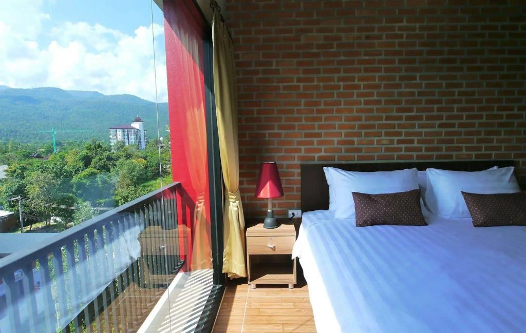 WE Valley Hotel 3*