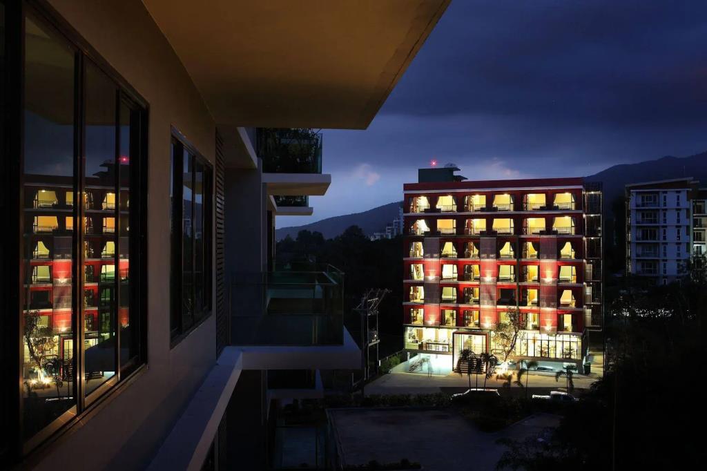 WE Valley Hotel 3*