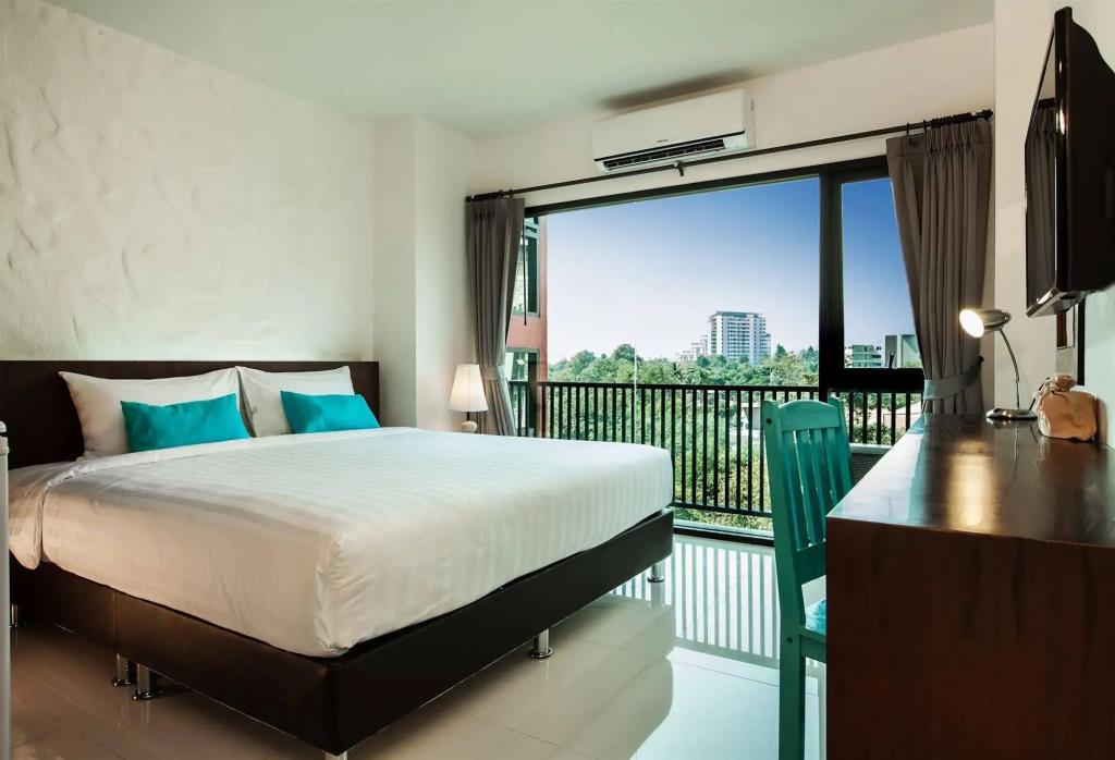 WE Valley Hotel 3*