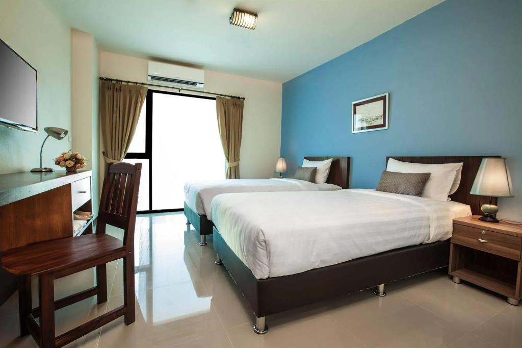 WE Valley Hotel 3*