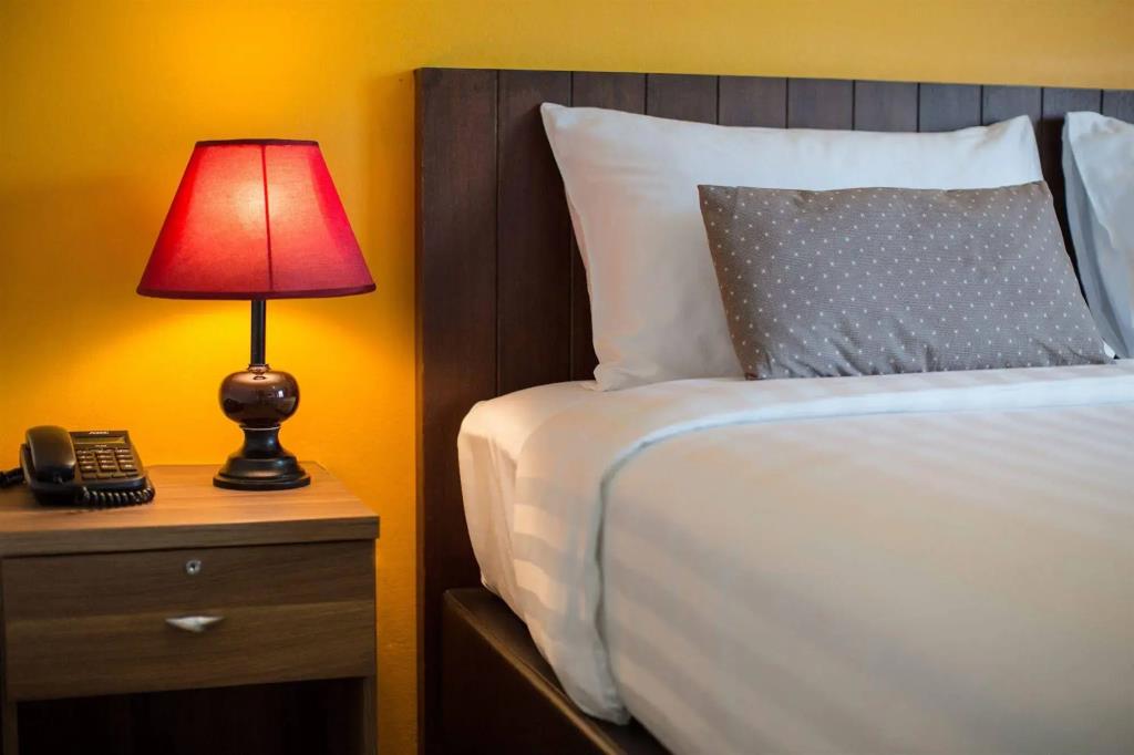 WE Valley Hotel 3*