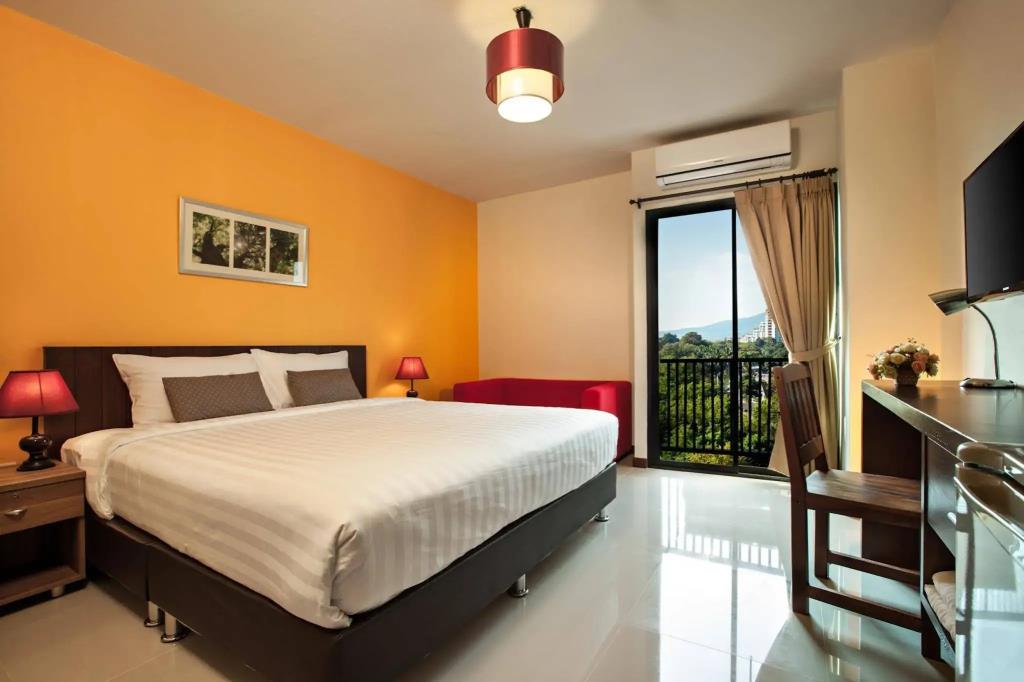 WE Valley Hotel 3*