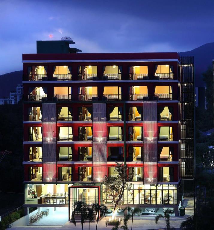 WE Valley Hotel 3*