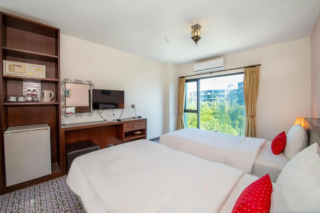 WE Valley Hotel 3*