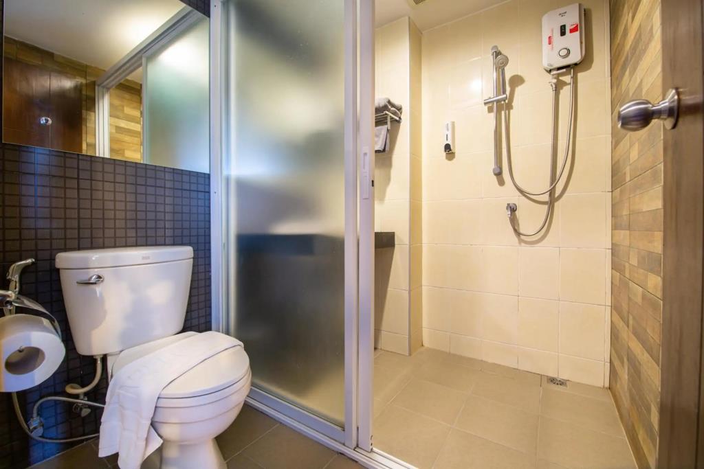 WE Valley Hotel 3*