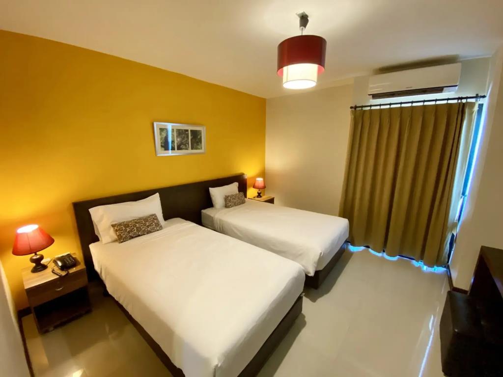 WE Valley Hotel 3*