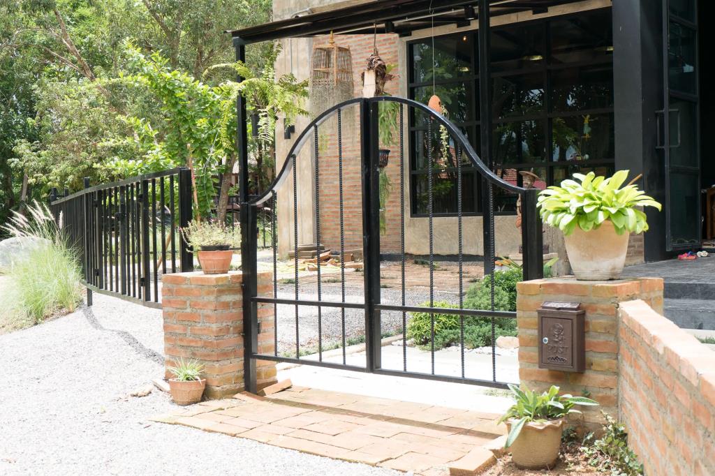 Manonnee Hotel 3*