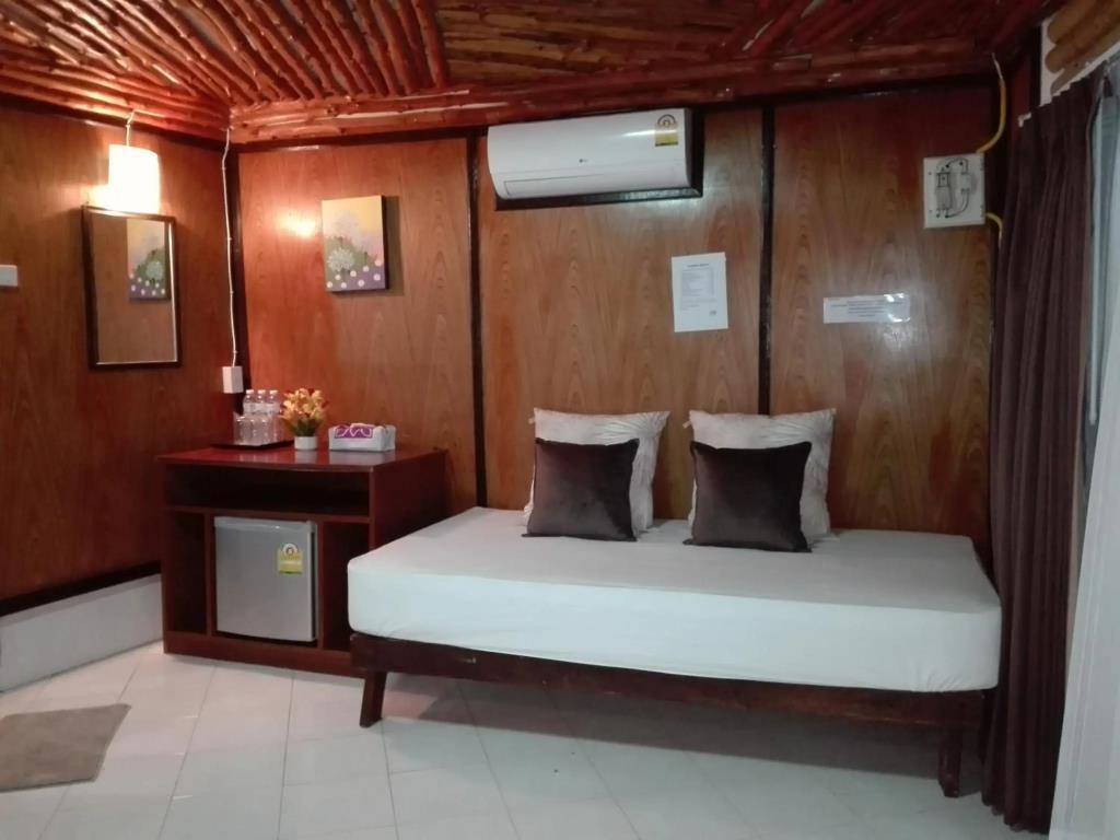 Haadrin Resort 3*