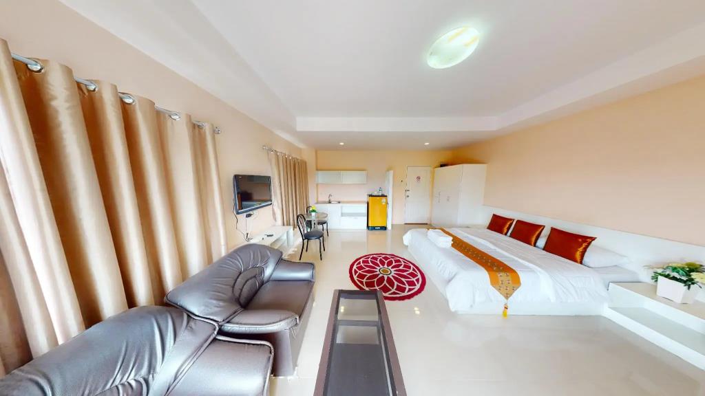 The Sky Condo 3*