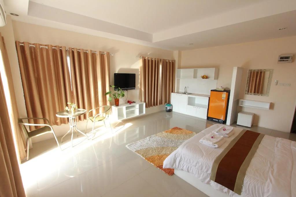 The Sky Condo 3*